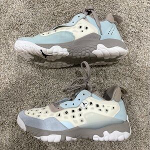 Women’s Jordan Delta 2 size 11- lightly worn